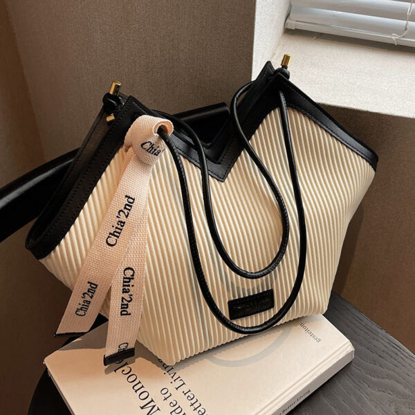Love Design Tote Bag, Trendy Large-capacity Shoulder Bag, Faux Leather Simple Bag For Work - For Women - Suitable for Office, Shopping, Travel - Perfect Gift for Fashionistas